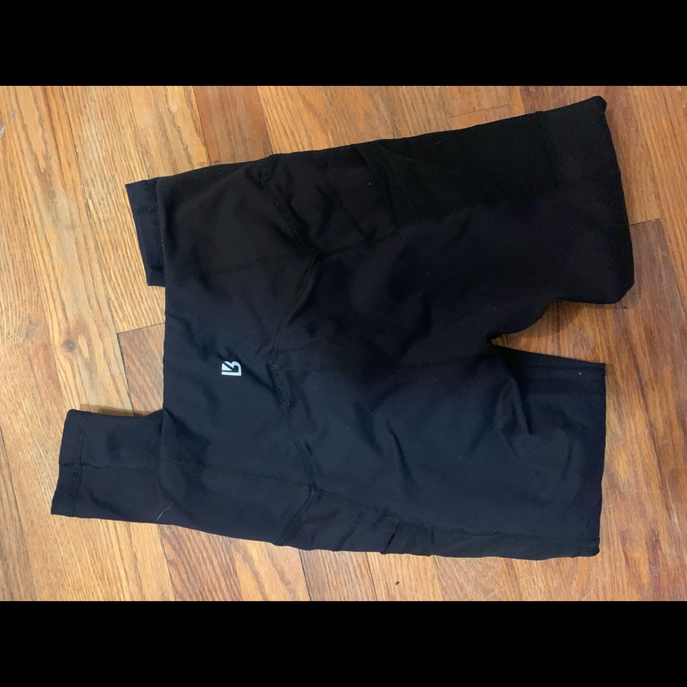 EUC Buff Bunny black leggings with side pockets
